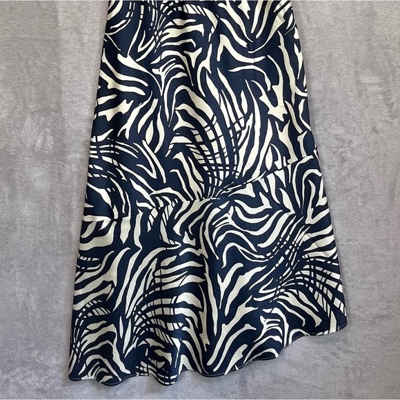 Socialite Midi Dress Blue Cream Geometric Print Bias Cut Size 8 Asymmetric Hem - Picture 3 of 15